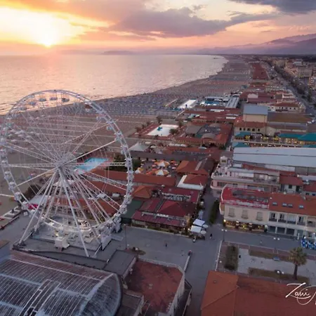 Апартаменты Casina Emma By Nicola Real Estate Виареджо