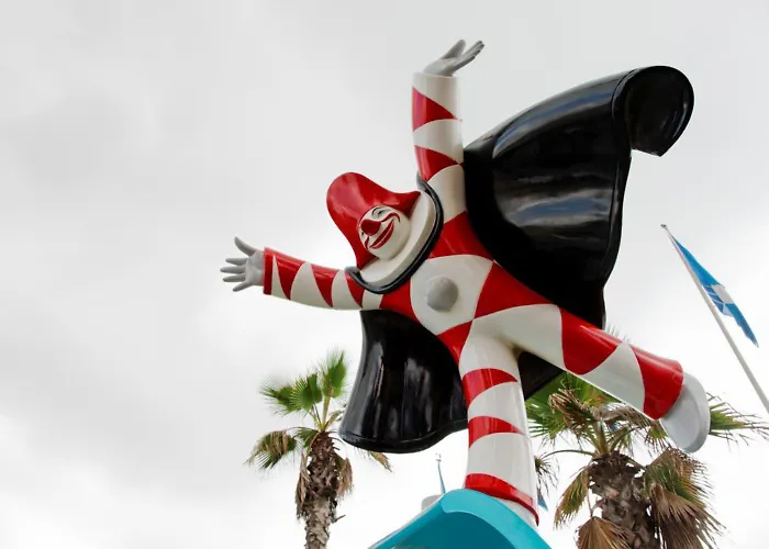 Casina Emma By Nicola Real Estate * Виареджо