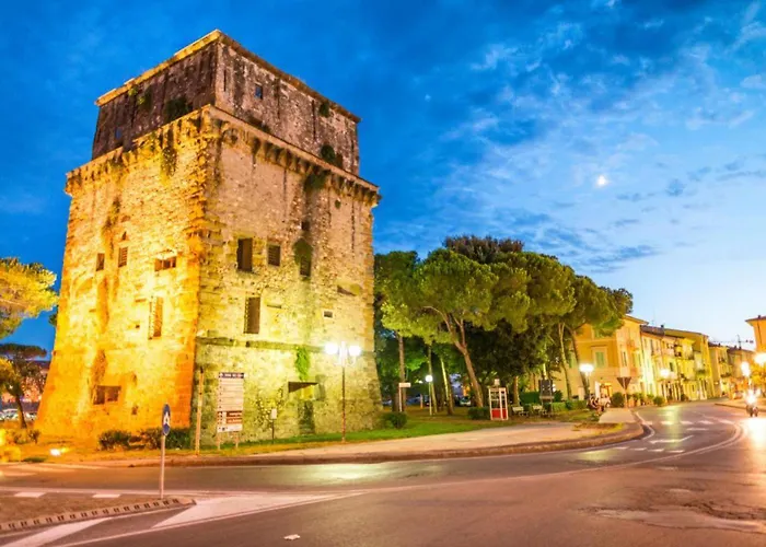 Casina Emma By Nicola Real Estate * Виареджо