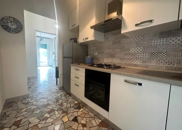 Casina Emma By Nicola Real Estate * Виареджо